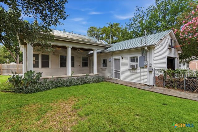 952 Bismark Street, Seguin, TX 78155