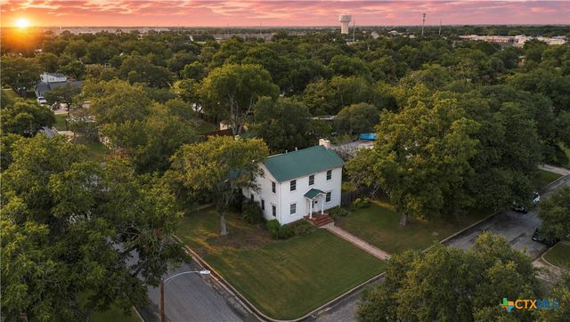 952 Bismark Street, Seguin, TX 78155