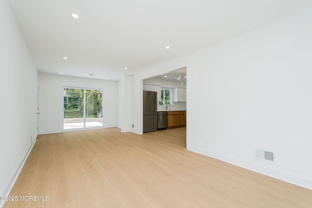 28 Whittier Drive, Manalapan, NJ 07726