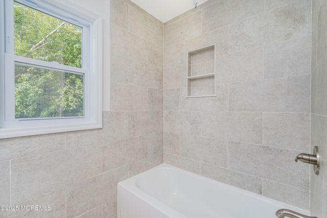 28 Whittier Drive, Manalapan, NJ 07726