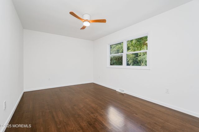 28 Whittier Drive, Manalapan, NJ 07726