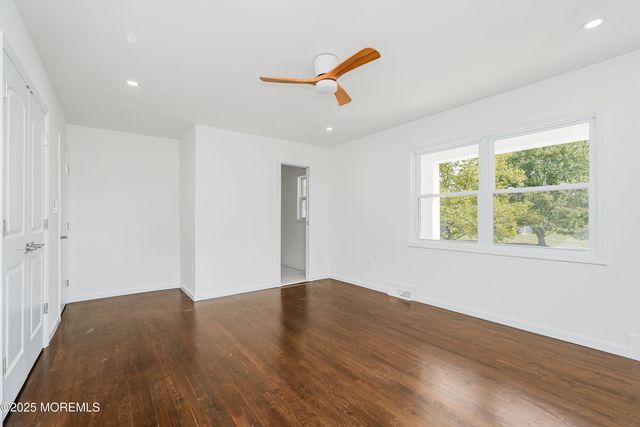 28 Whittier Drive, Manalapan, NJ 07726