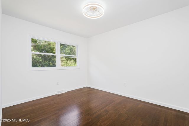 28 Whittier Drive, Manalapan, NJ 07726