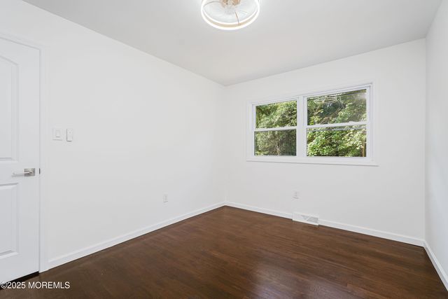 28 Whittier Drive, Manalapan, NJ 07726