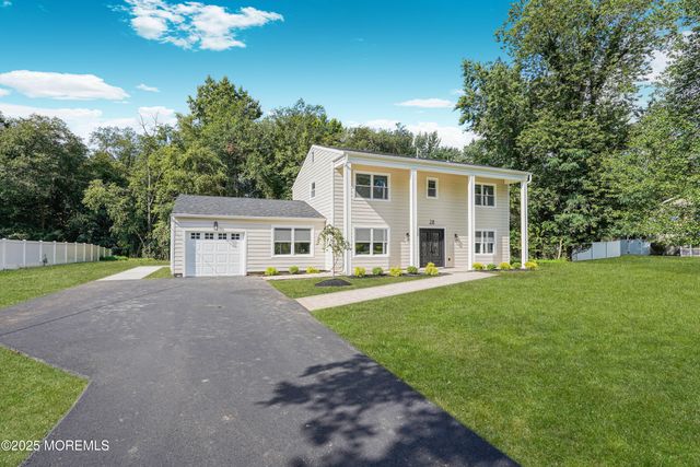 28 Whittier Drive, Manalapan, NJ 07726