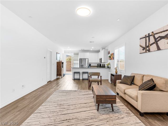 287 Fletcher Falls Street, Henderson, NV 89015