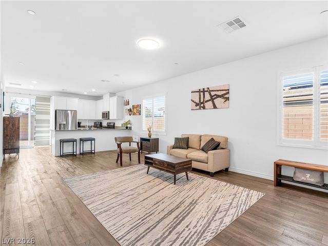 287 Fletcher Falls Street, Henderson, NV 89015