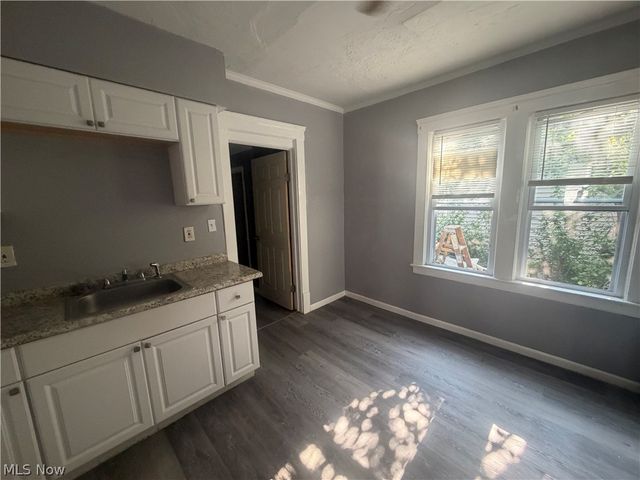 10706 Reno Avenue, Cleveland, OH 44105