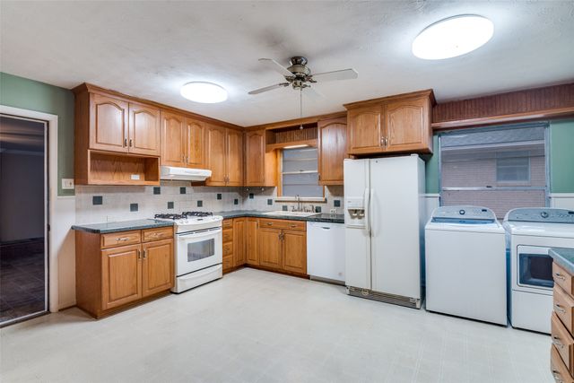 1229 Tanager Lane, Garland, TX 75042