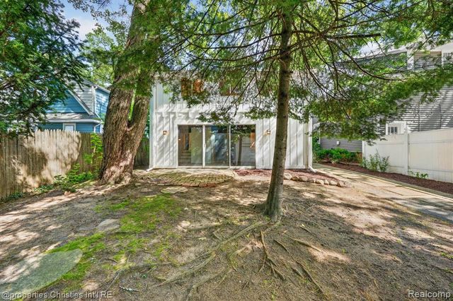 609 Forestdale Road, Royal Oak, MI 48067