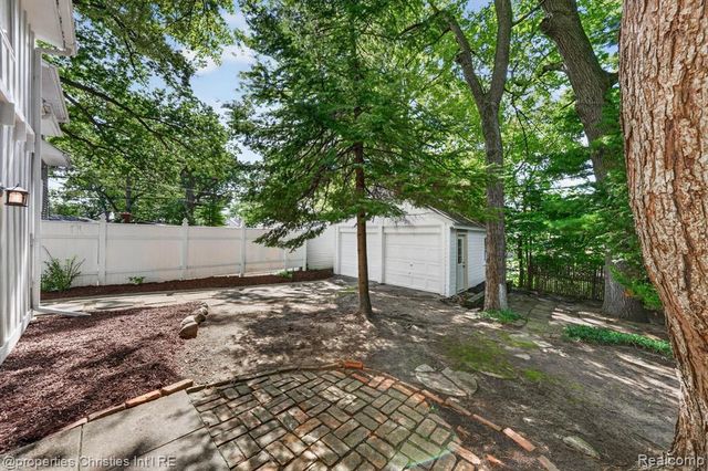 609 Forestdale Road, Royal Oak, MI 48067