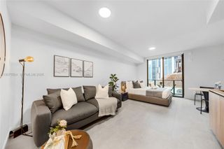 121 NE 5th Street 707, Miami, FL 33132