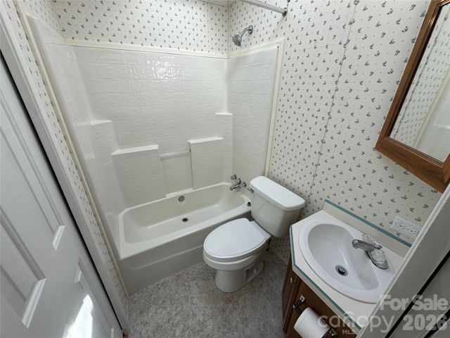 129 Club House Drive, New London, NC 28127