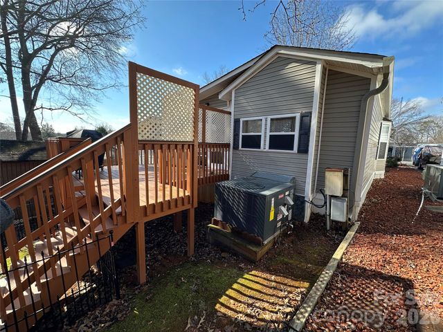 129 Club House Drive, New London, NC 28127