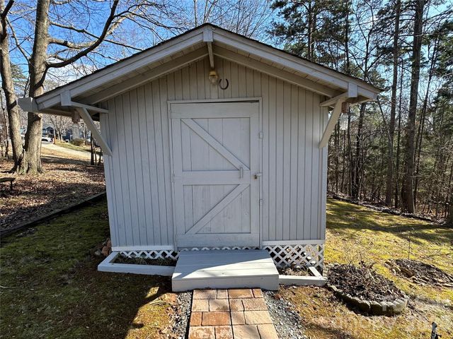 129 Club House Drive, New London, NC 28127