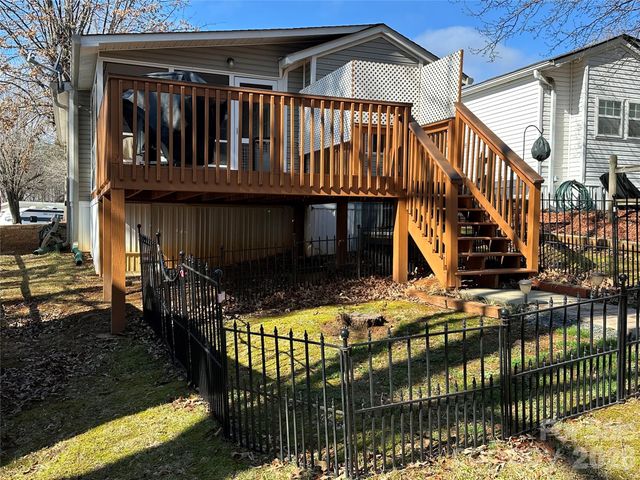 129 Club House Drive, New London, NC 28127