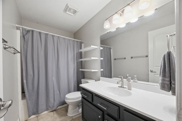 224 N Pinecrest Ct, Andover, KS 67002