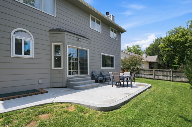 224 N Pinecrest Ct, Andover, KS 67002