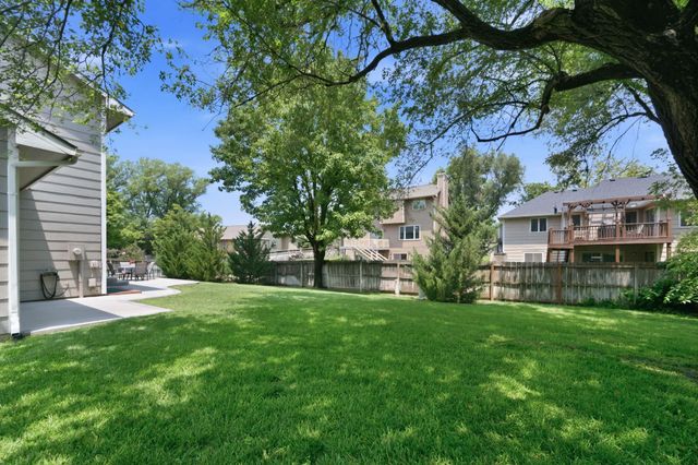 224 N Pinecrest Ct, Andover, KS 67002