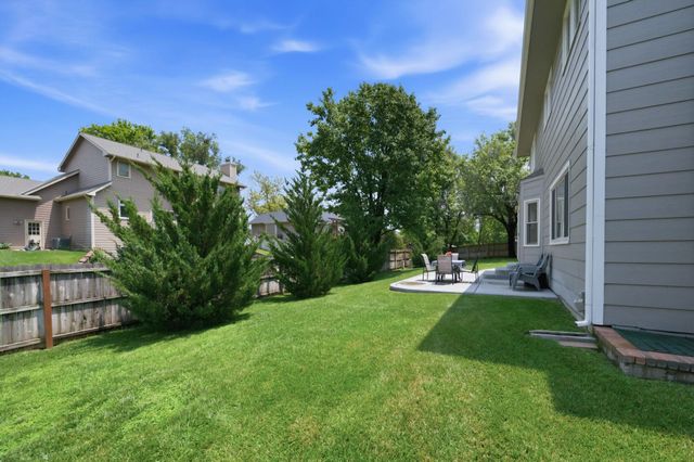 224 N Pinecrest Ct, Andover, KS 67002