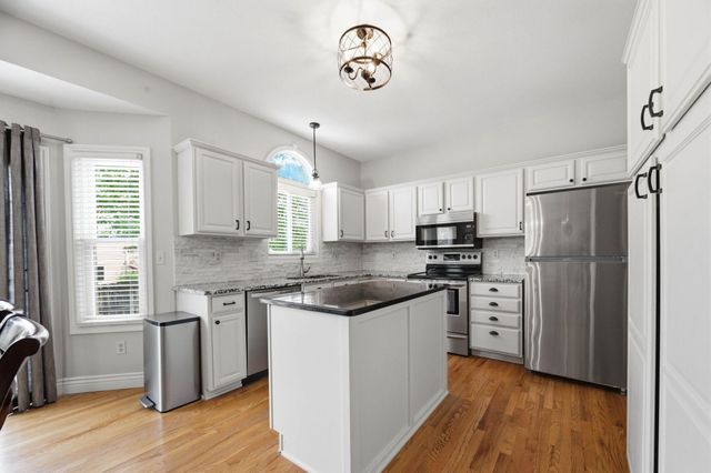 224 N Pinecrest Ct, Andover, KS 67002
