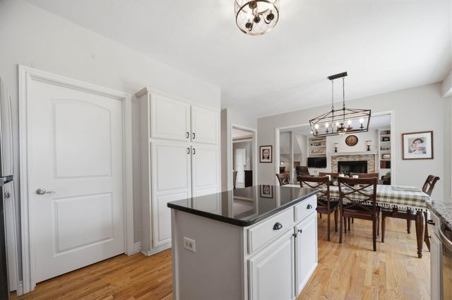 224 N Pinecrest Ct, Andover, KS 67002