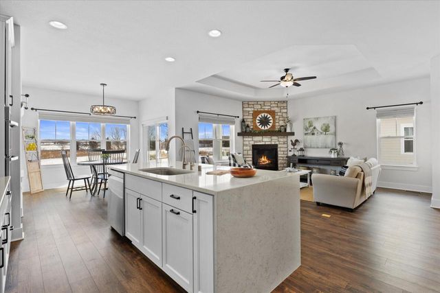 W252N6642 Aspen LANE, Sussex, WI 53089