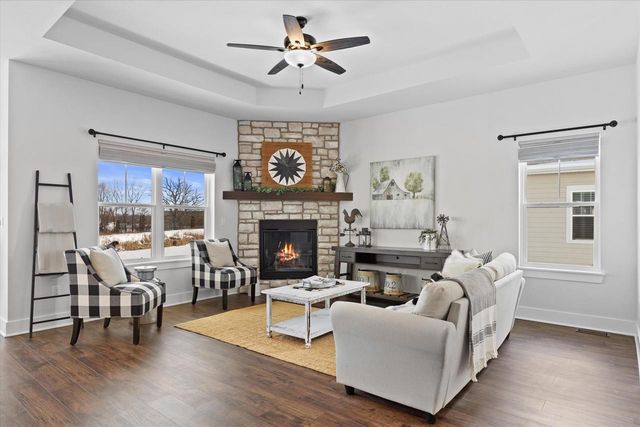 W252N6642 Aspen LANE, Sussex, WI 53089