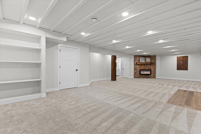 W252N6642 Aspen LANE, Sussex, WI 53089