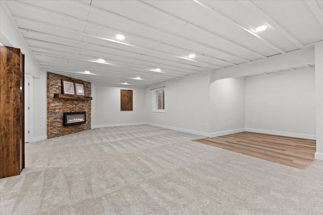 W252N6642 Aspen LANE, Sussex, WI 53089