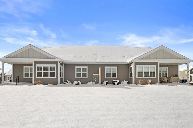 W252N6642 Aspen LANE, Sussex, WI 53089