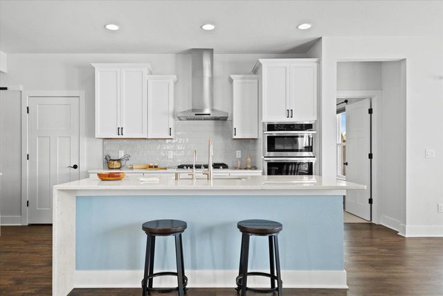 W252N6642 Aspen LANE, Sussex, WI 53089