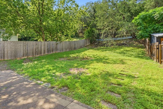 2720 Oak Springs DR, Austin, TX 78702