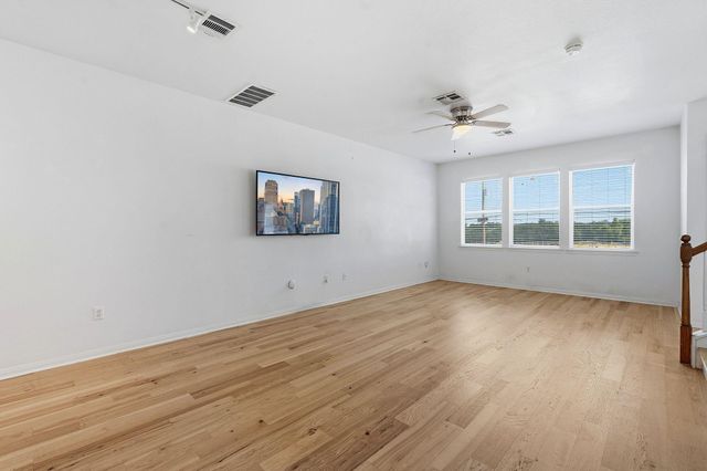 2720 Oak Springs DR, Austin, TX 78702