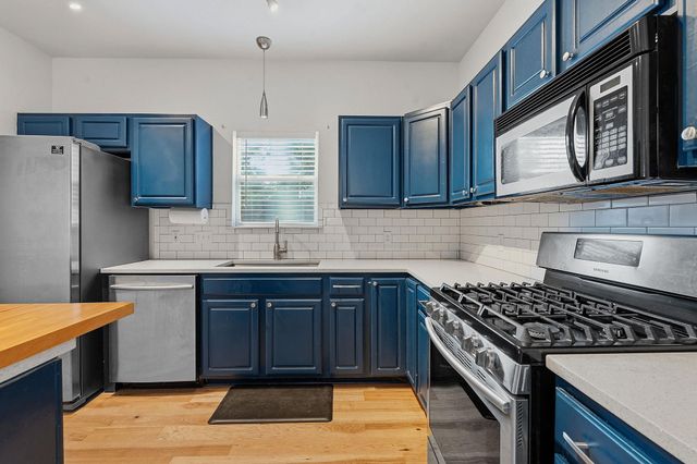 2720 Oak Springs DR, Austin, TX 78702