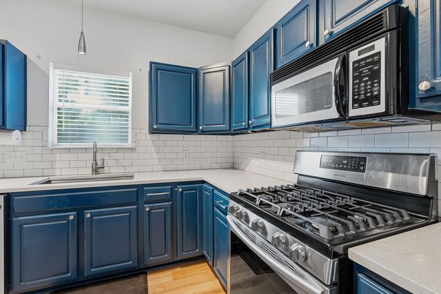 2720 Oak Springs DR, Austin, TX 78702