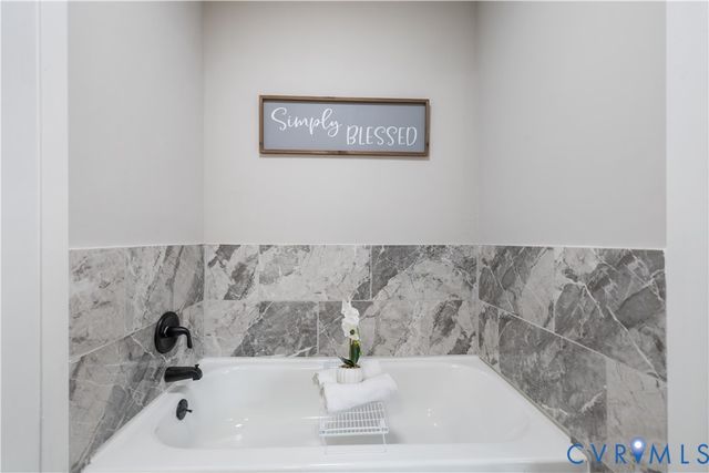 1 Brandon Cir, Williamsburg, VA 23185