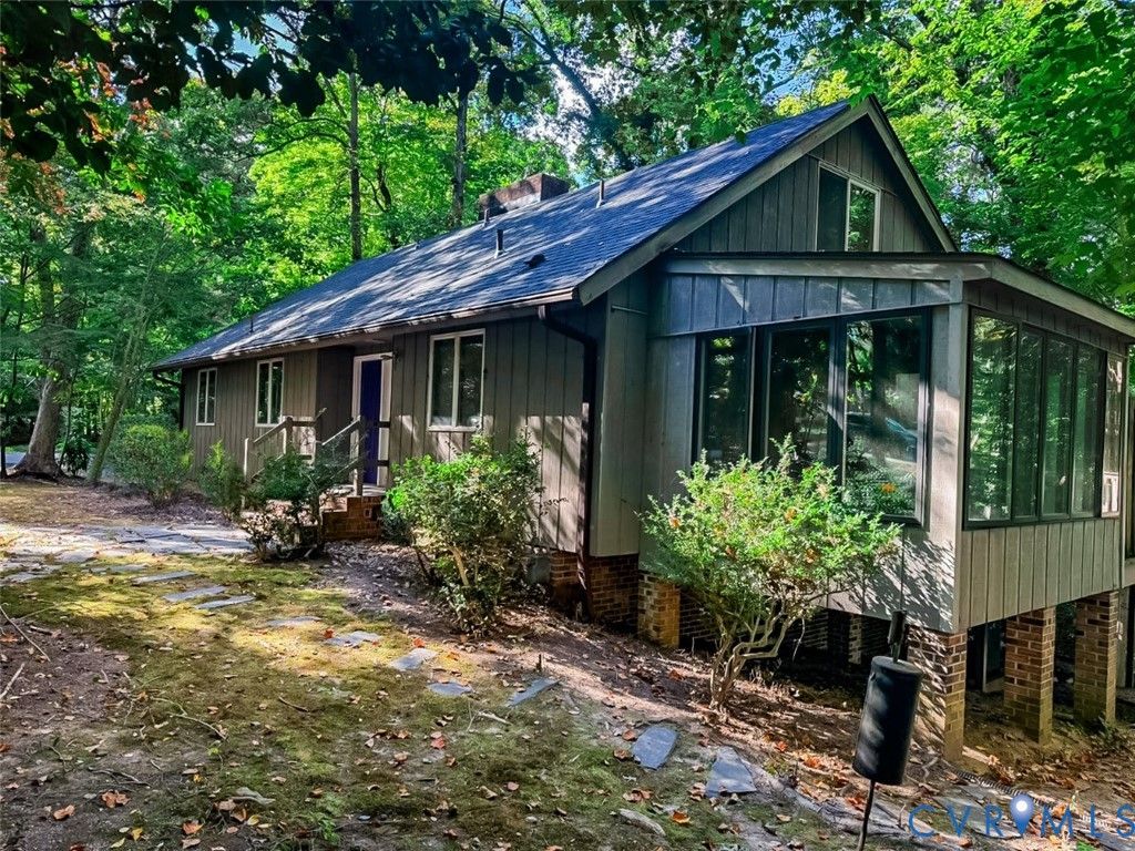 1 Brandon Cir, Williamsburg, VA 23185