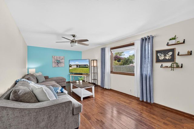 7004 60th AVENUE, Kenosha, WI 53142