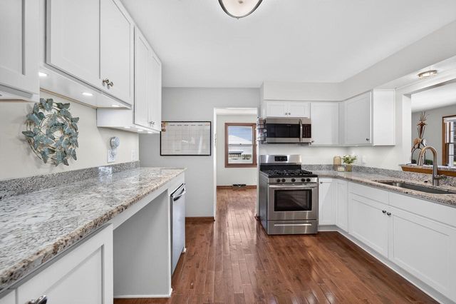 7004 60th AVENUE, Kenosha, WI 53142