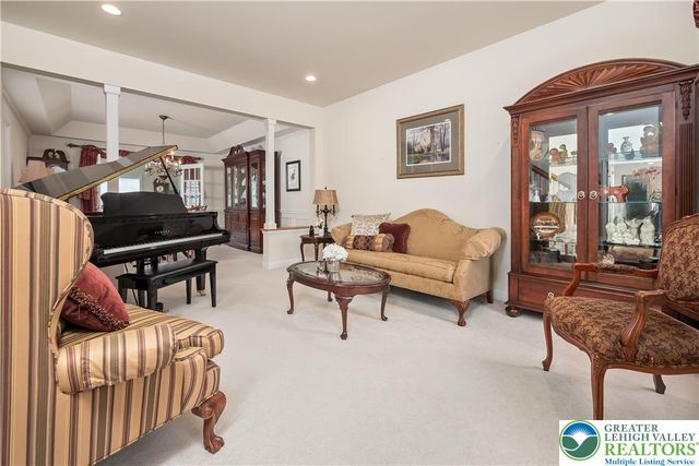 3350 North Bay Hill Drive, Upper Saucon Twp, PA 18034