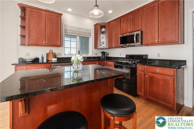 3350 North Bay Hill Drive, Upper Saucon Twp, PA 18034