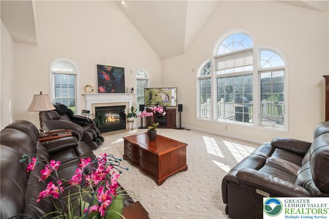 3350 North Bay Hill Drive, Upper Saucon Twp, PA 18034