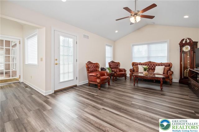 3350 North Bay Hill Drive, Upper Saucon Twp, PA 18034