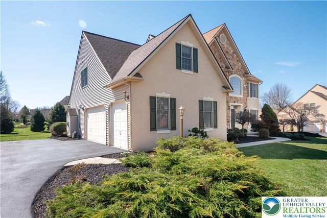 3350 North Bay Hill Drive, Upper Saucon Twp, PA 18034