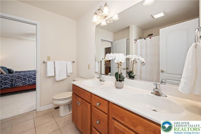 3350 North Bay Hill Drive, Upper Saucon Twp, PA 18034