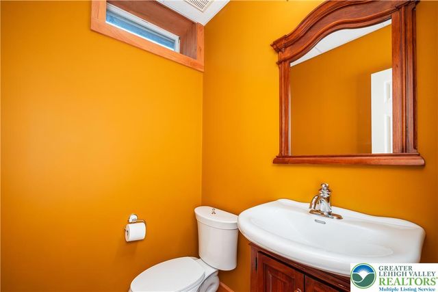 3350 North Bay Hill Drive, Upper Saucon Twp, PA 18034