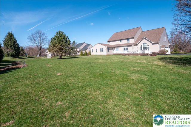 3350 North Bay Hill Drive, Upper Saucon Twp, PA 18034