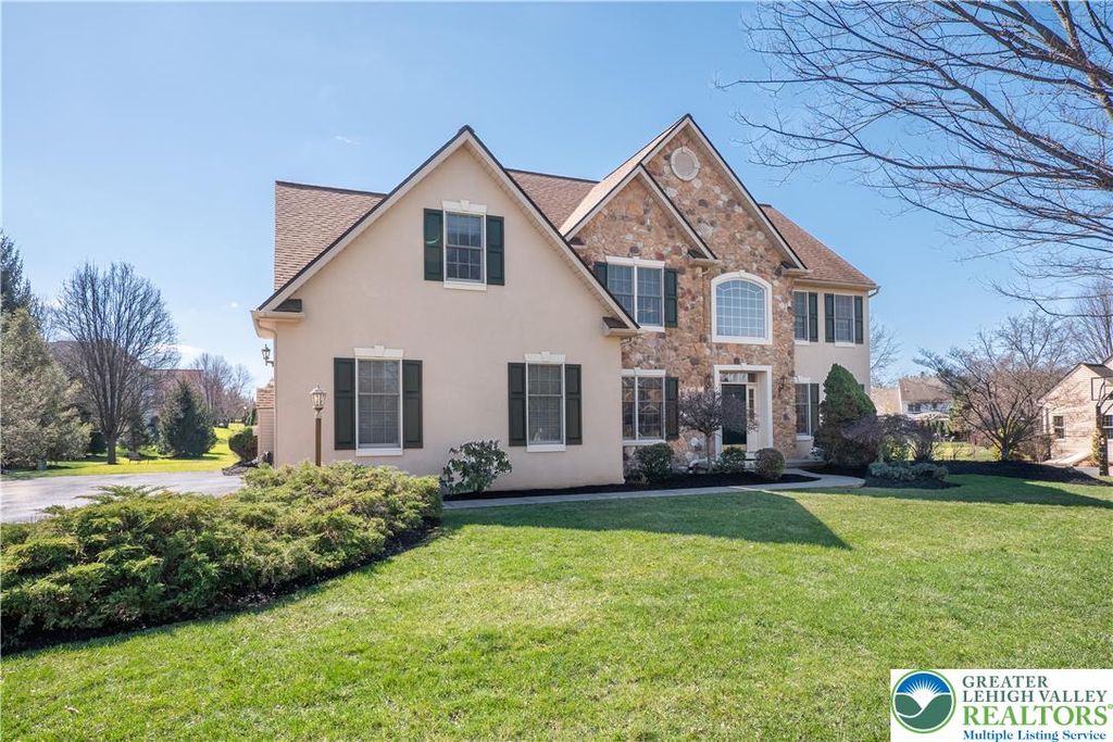 3350 North Bay Hill Drive, Upper Saucon Twp, PA 18034