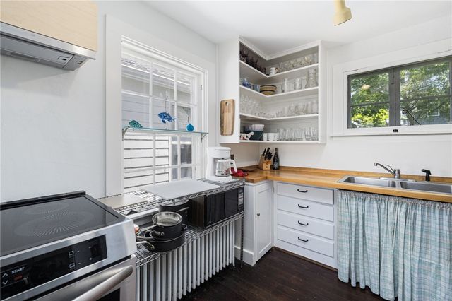 10 Casey Court, Newport, RI 02840